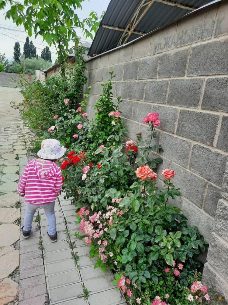 Homestay Jaisel Biskek Kültér fotó